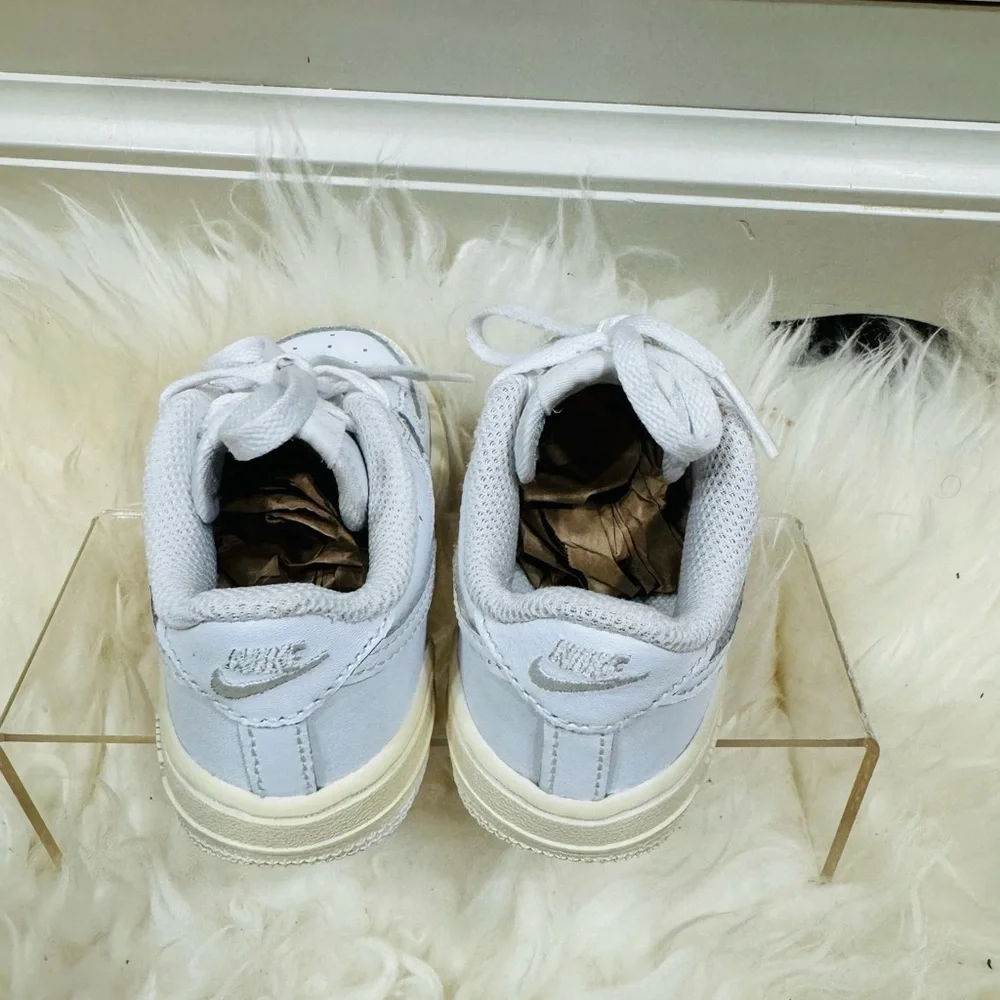 Children white Nike